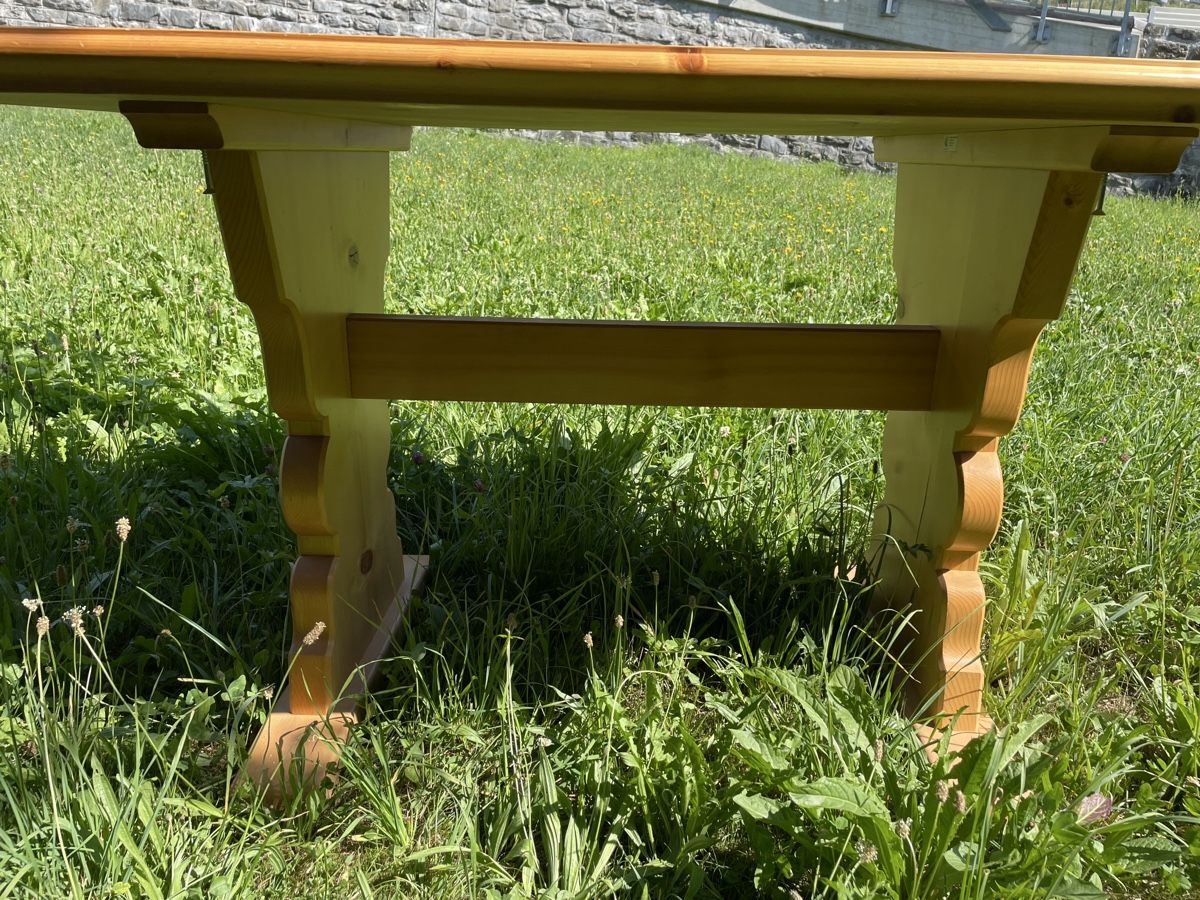 Tavoli: Tisch Tanne – Usato da Almens venduto da bsundrix 2