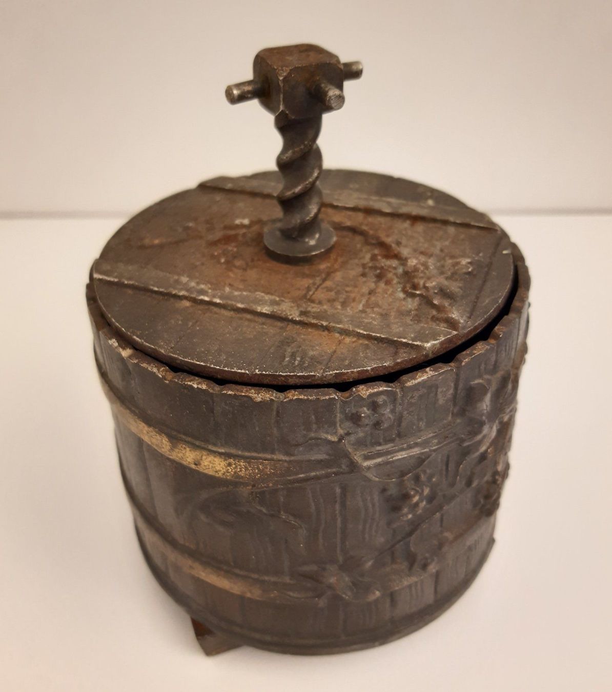 Sculture & Statue: Antike Dose Deko-Traubenpresse, Bronze – Usato da Bévilard venduto da Orscha 8