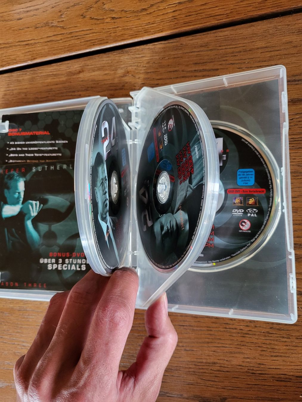 Tutti i DVDs: 24 Staffel 3 DVD – Usato da Sagogn venduto da jwa_cr2v 1