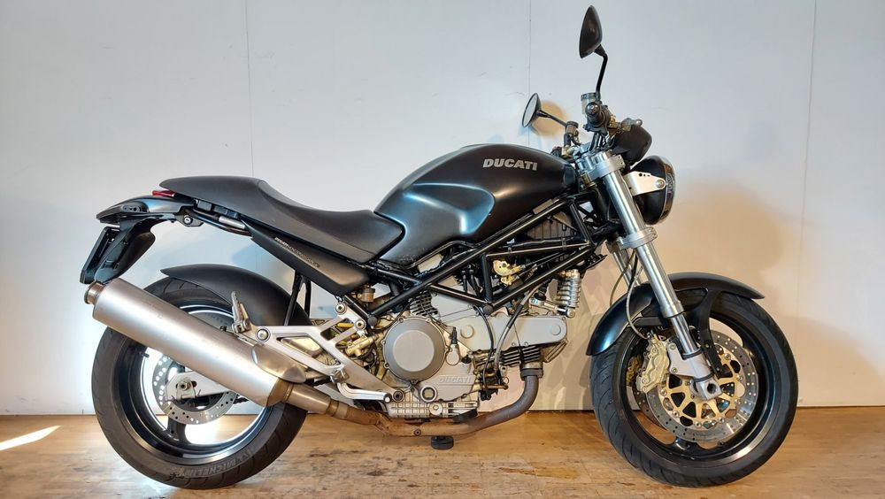 Ducati monster deals 900 dark ie