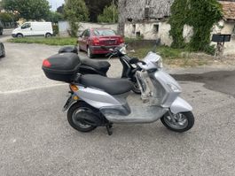 2 x Piaggio Fly 125