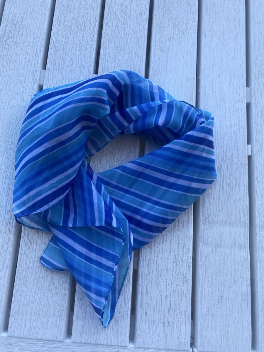 Foulard & Sciarpe: Nicki Tich blau – Usato da luzern venduto da bar_5gtr 1