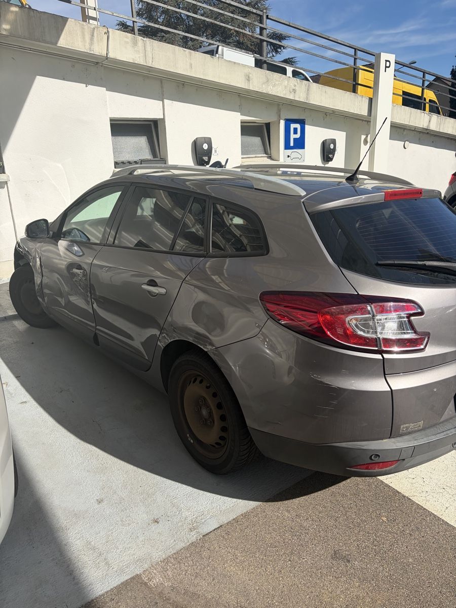 Renault Autos: Mégane 1.5dci – D'occasion à Biel/Bienne par yli_7p75 3