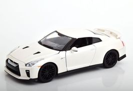 Nissan GT-R R35 Phase I 2007-2013 weiss met.      1:24