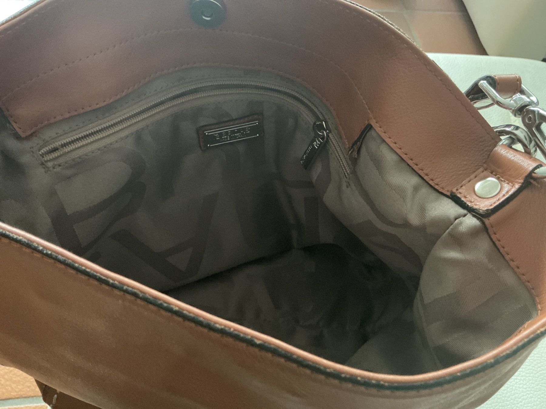 Taschen für Damen: Bridas Handtasche aus Leder – Gebraucht aus Wettingen von Andres54 4