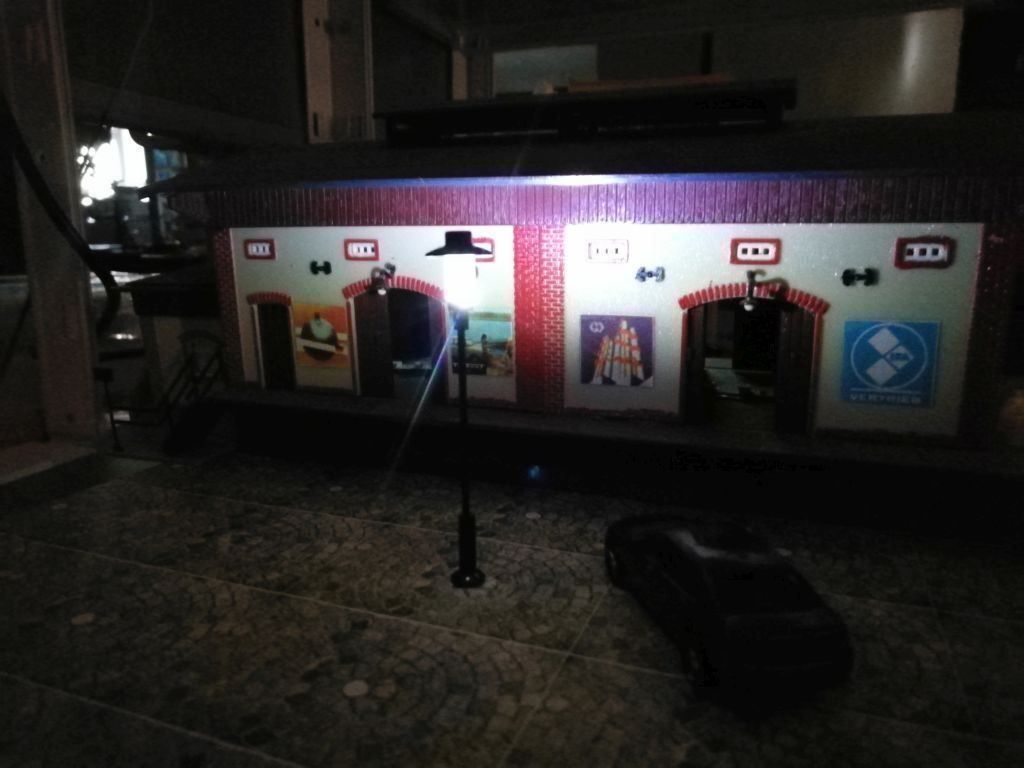 Modellini di ferrovie: LED-Laterne "Thuner Platz" 68mm - kaltweiss – Nuovo (secondo la descrizione) da Luzern venduto da Salefactory
