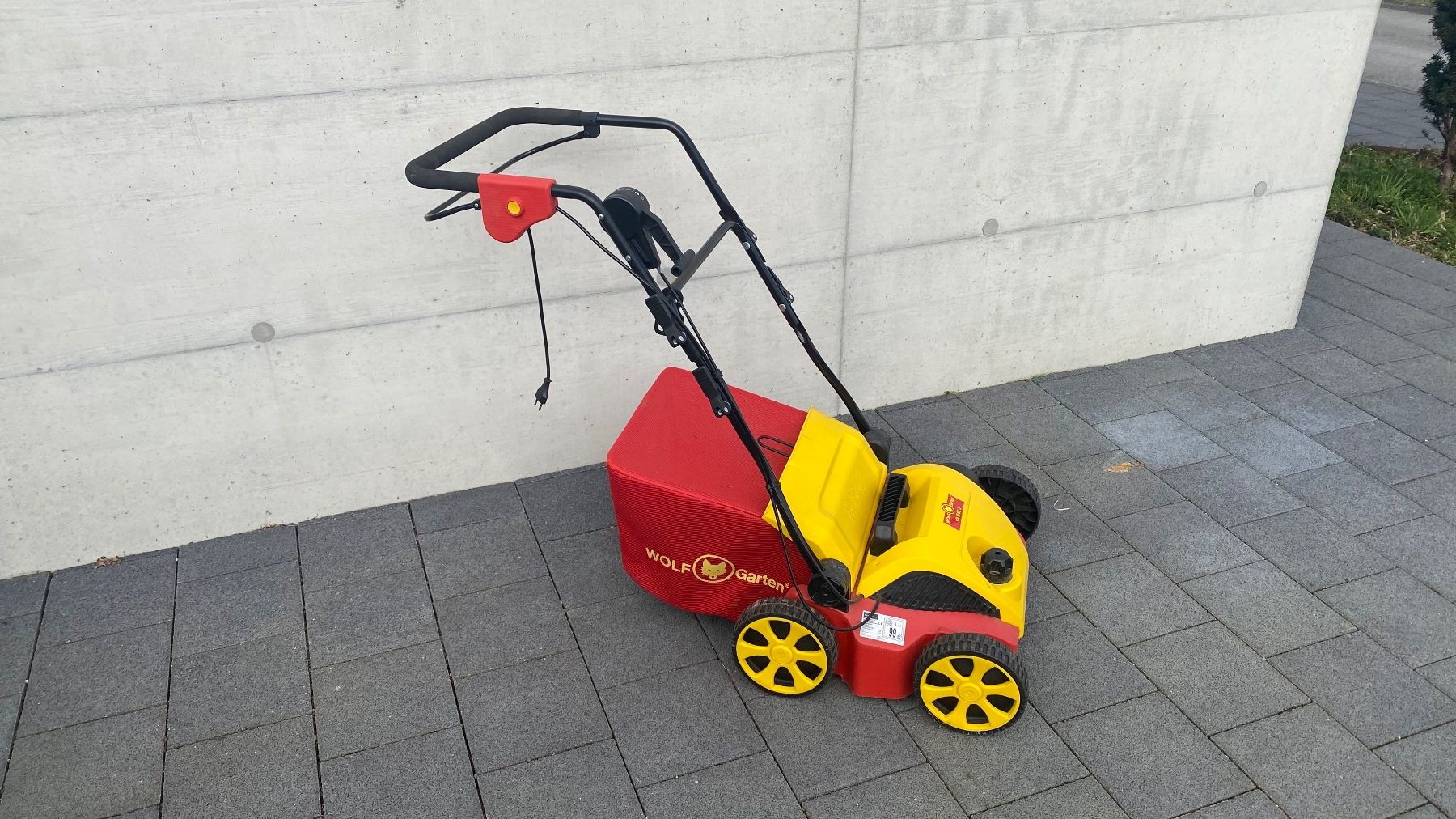 Wolf Garten Bodenbearbeitungsgeräte: Wolf-Garten 34cm Elektro Vertikutierer VA 346 E – Gebraucht aus Baden von  4