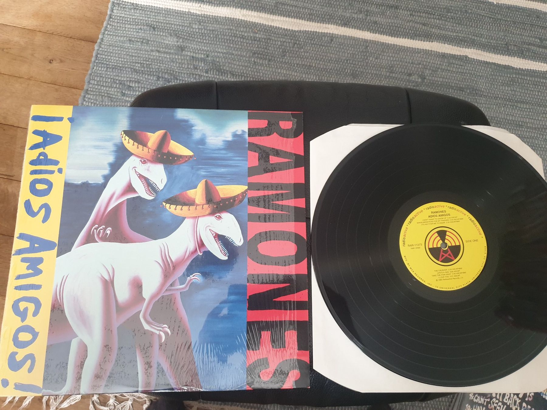 Dischi in vinile: Ramones – ¡Adios Amigos! – Usato da zürich venduto da ultraviolet