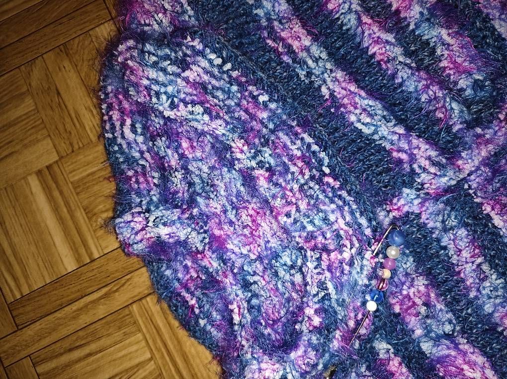 Maglioni & Felpe: Handgemachter Strickpullover (Damen) – Usato da Basel venduto da ual_dnt2 4