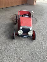 Réplique ancienne voiture à pédales