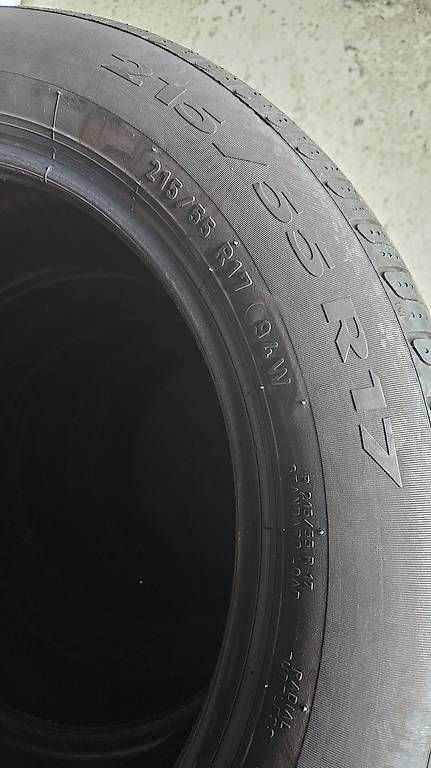 Pneumatici & Ruote complete: Sommerreifen  Pirelli  215/55R17 – Usato da Weisslingen venduto da Mechanik87 1