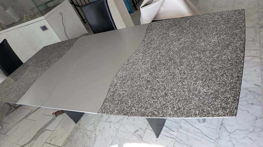 Tables: Verlängerbarer Esstisch Granit – D'occasion à Maisprach par mic_dzp6 1