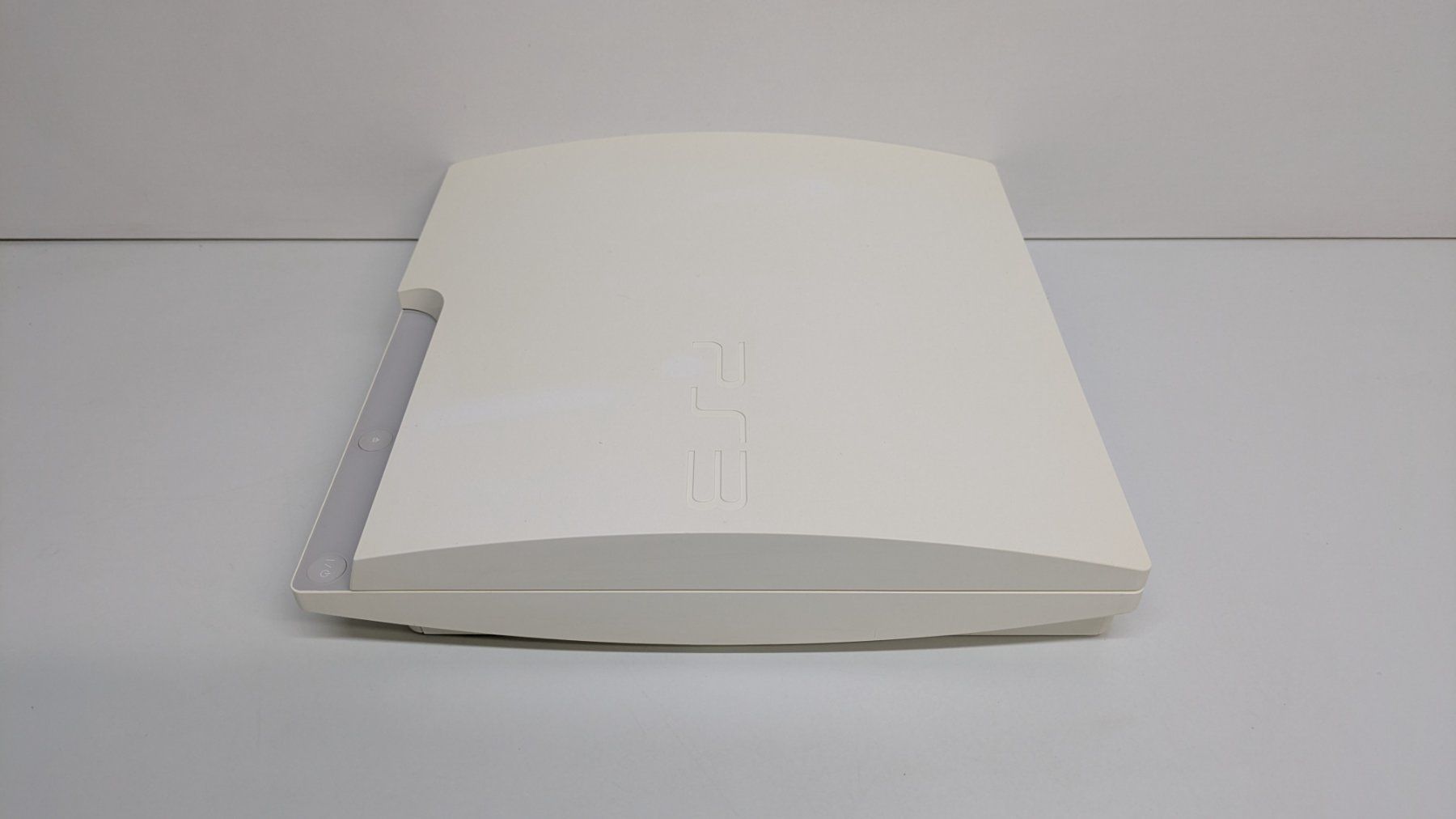 Sony Console: PlayStation 3 Slim in weiss mit 2 Controller – Usato da Menziken venduto da mame18 6