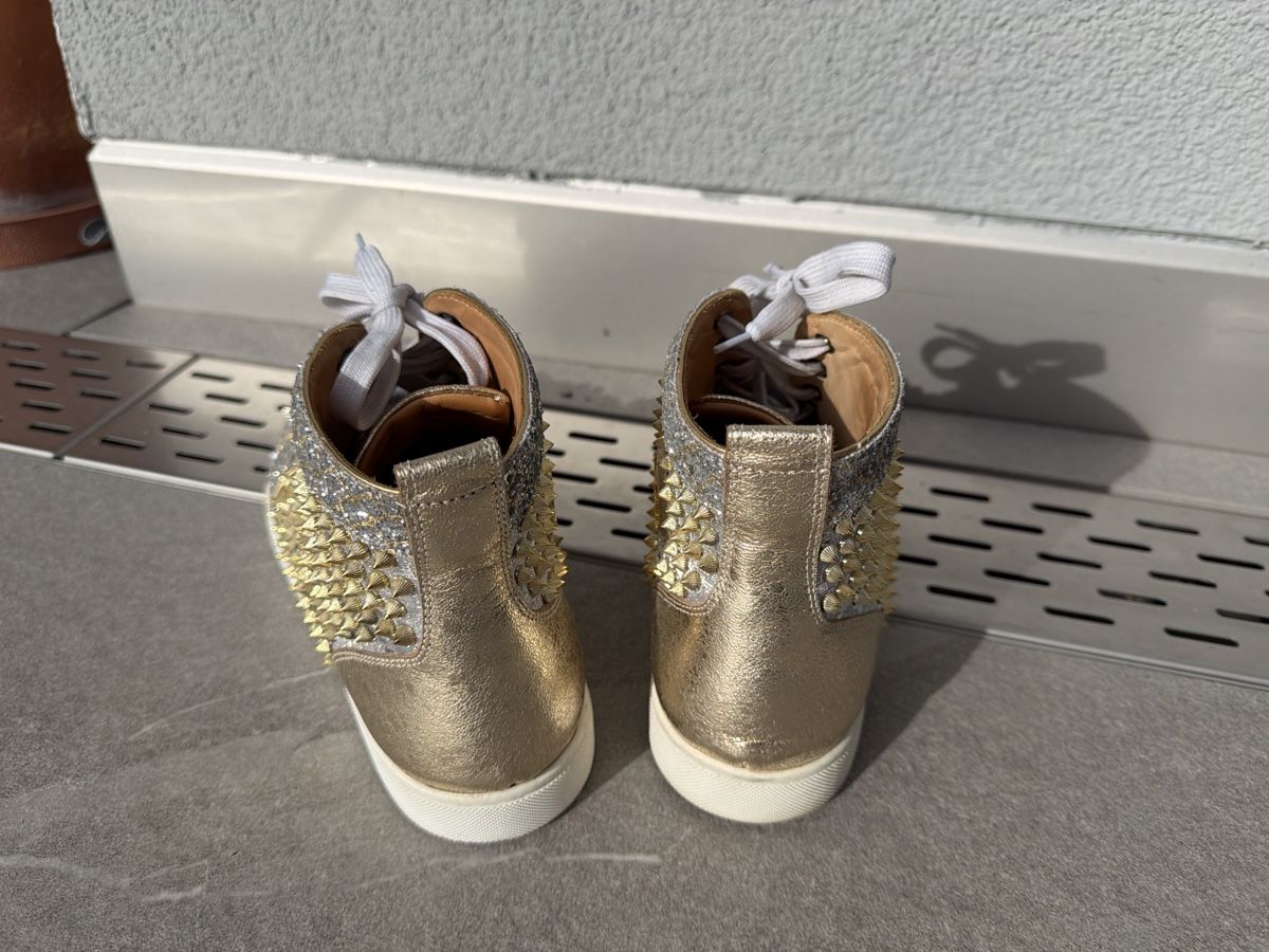 Christian Louboutin Scarpe da uomo: Louboutin Sneakers gold – Usato da Wolfwil venduto da Rolex1 3