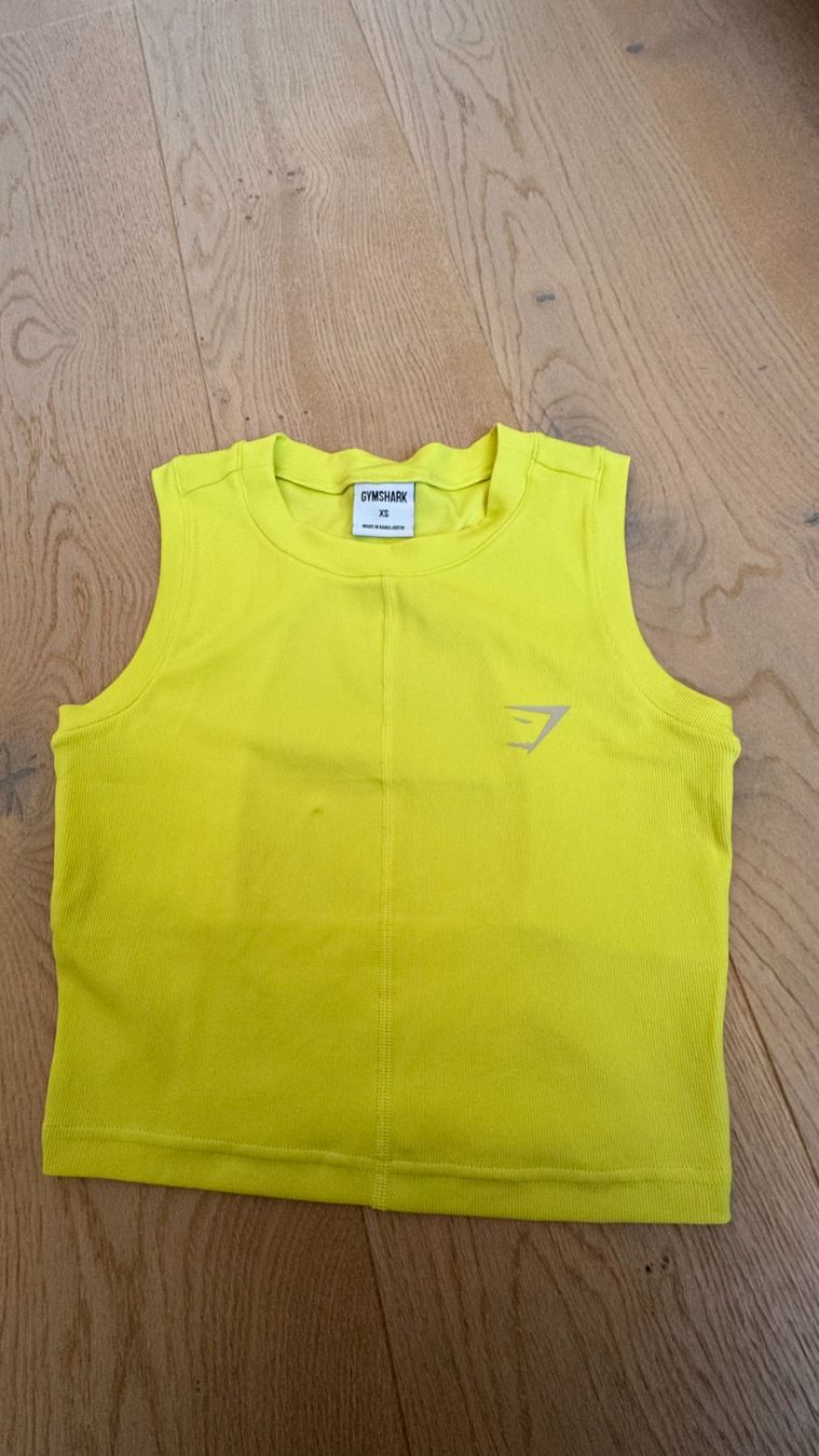 Gymshark Tops: GYMSHARK Top,  Gr. XS – Gebraucht aus Siebnen von Trans-Am