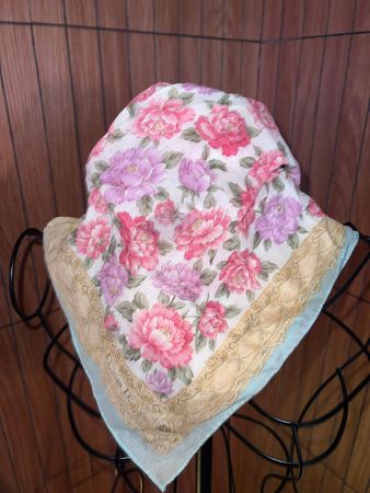 Christian Dior Vintage Tuch Floral 46x46