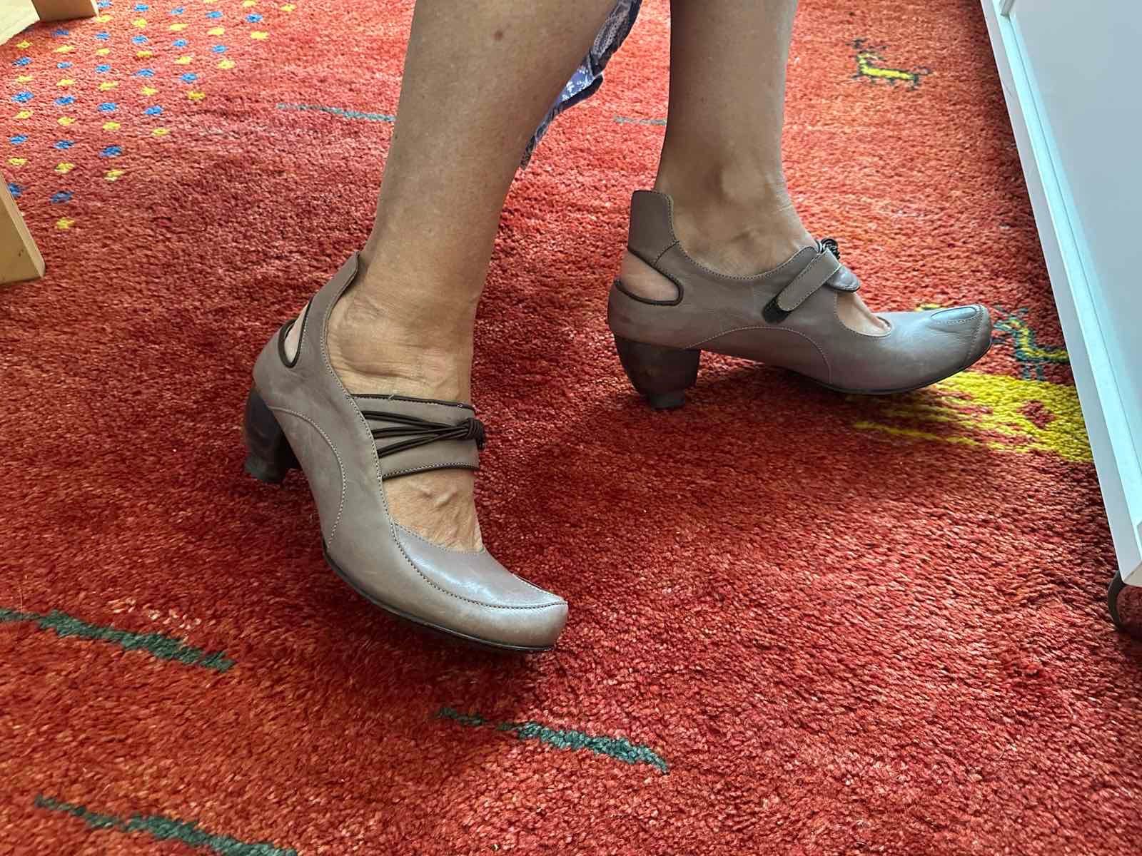 Scarpe da donna: RODA Pumps-Sandalen Grösse 38 – Usato da Luzern venduto da Sesilija 1