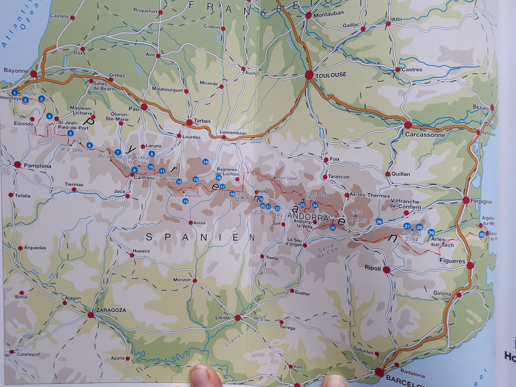Bücher: Pyrenäen - Abenteuer Trekking von Bruno Baumann – Gebraucht aus Schwellbrunn von Selun3 2