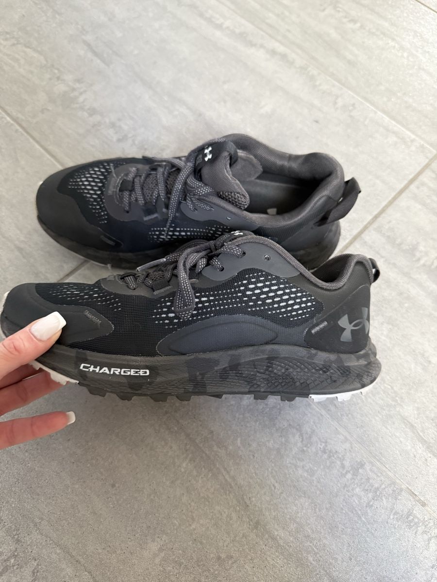 Under Armour Chaussures femmes: UNDER ARMOUR Sport Schuhe Gr. 37.5 – D'occasion à Buchs ZH par KittyInStyle 1