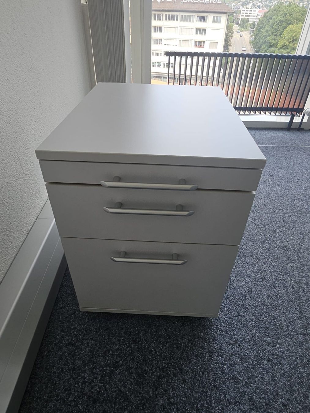 Kommoden: Grauer Schrank klein – Gebraucht aus Zürich von M-CityB 1