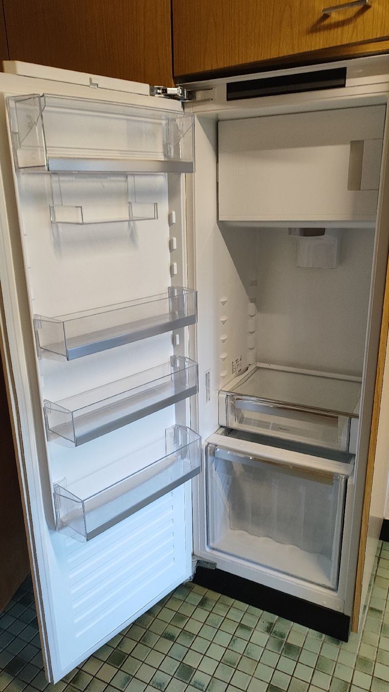 Novamatic Kühlschrank: Kühlschrank Novamatic – Gebraucht aus Wiesendangen von swissyphus