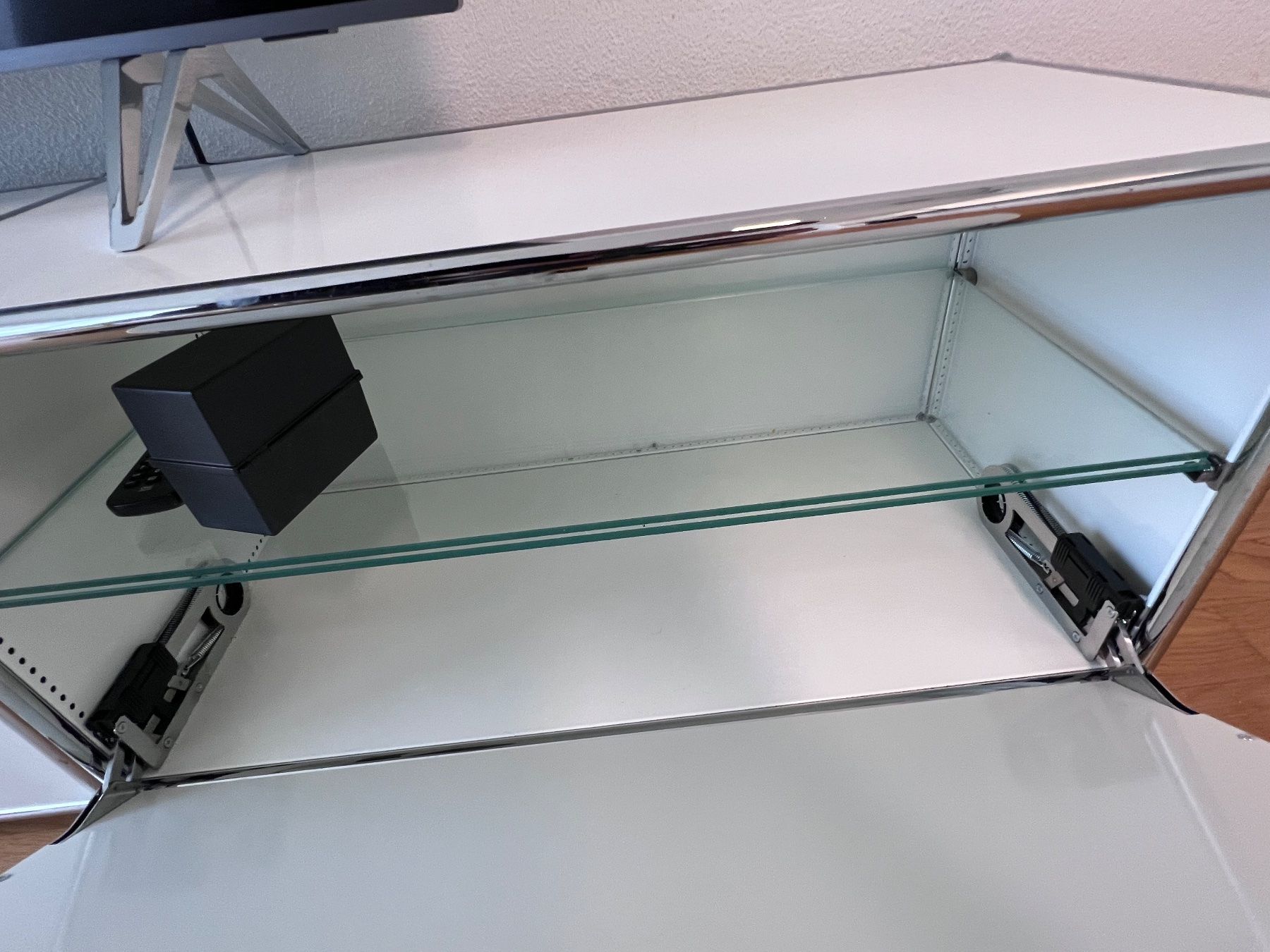 Cassettiere: USM Haller Lowboard Sideboard Weiss – Usato da Oberglatt ZH venduto da gal_7qjw 2