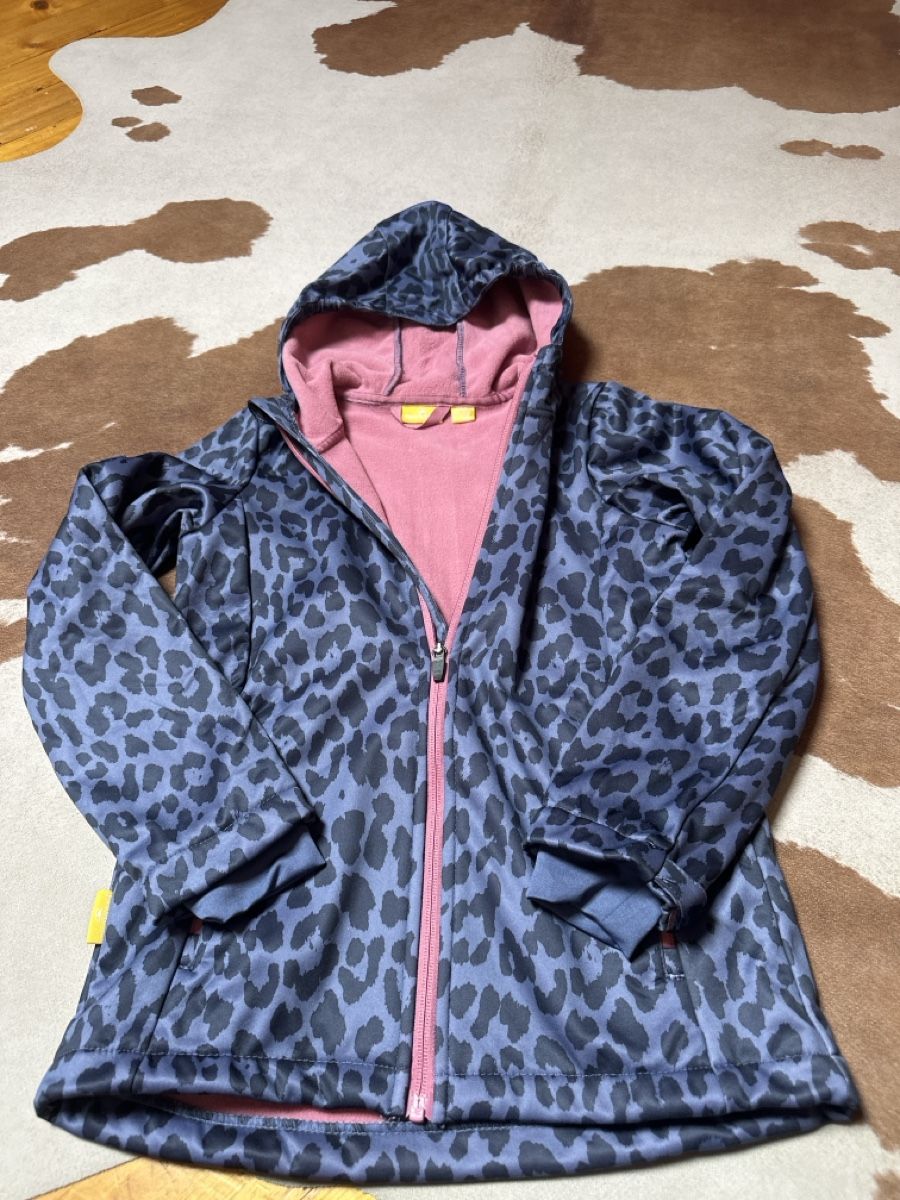 Giacche & Cappotti: Softshell Jacke mit Kapuze, Leoprint, Gr. 134  / 140 – Usato da Trimmis venduto da vai_9qzr 1