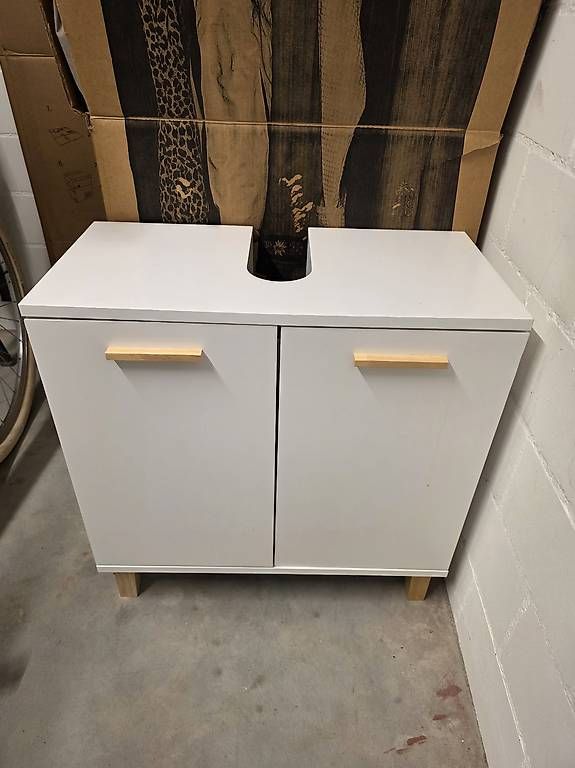 Installations & Meubles: Lavabounterschrank – D'occasion à Sursee par RSTrophy