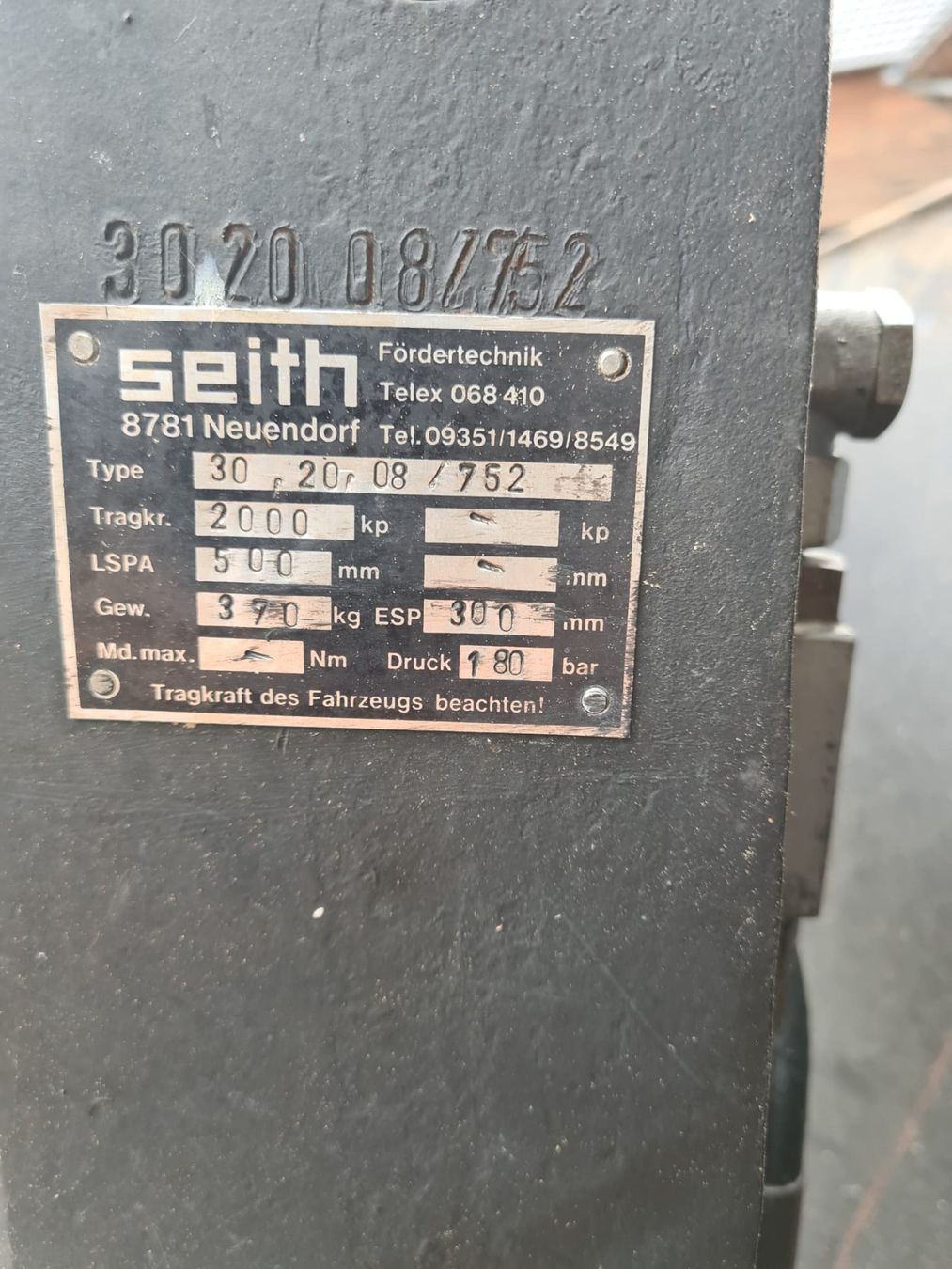 Carrelli elevatori e a forche: Schaufel für Stapler hydraulisch – Usato da Grünenmatt venduto da holzskulptur 4