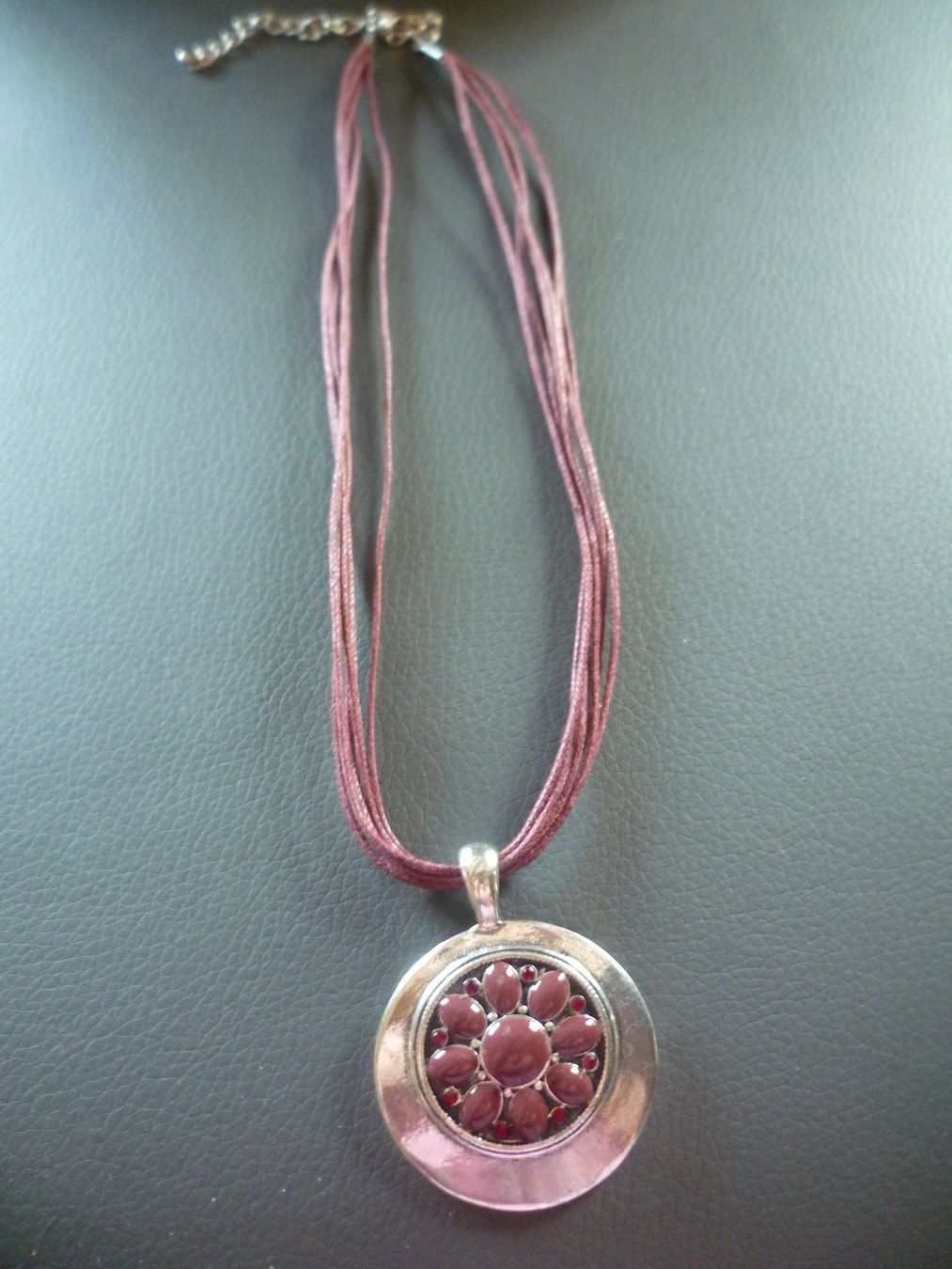 Catenine: Lederband Kette – Usato da Bargen BE venduto da angel611