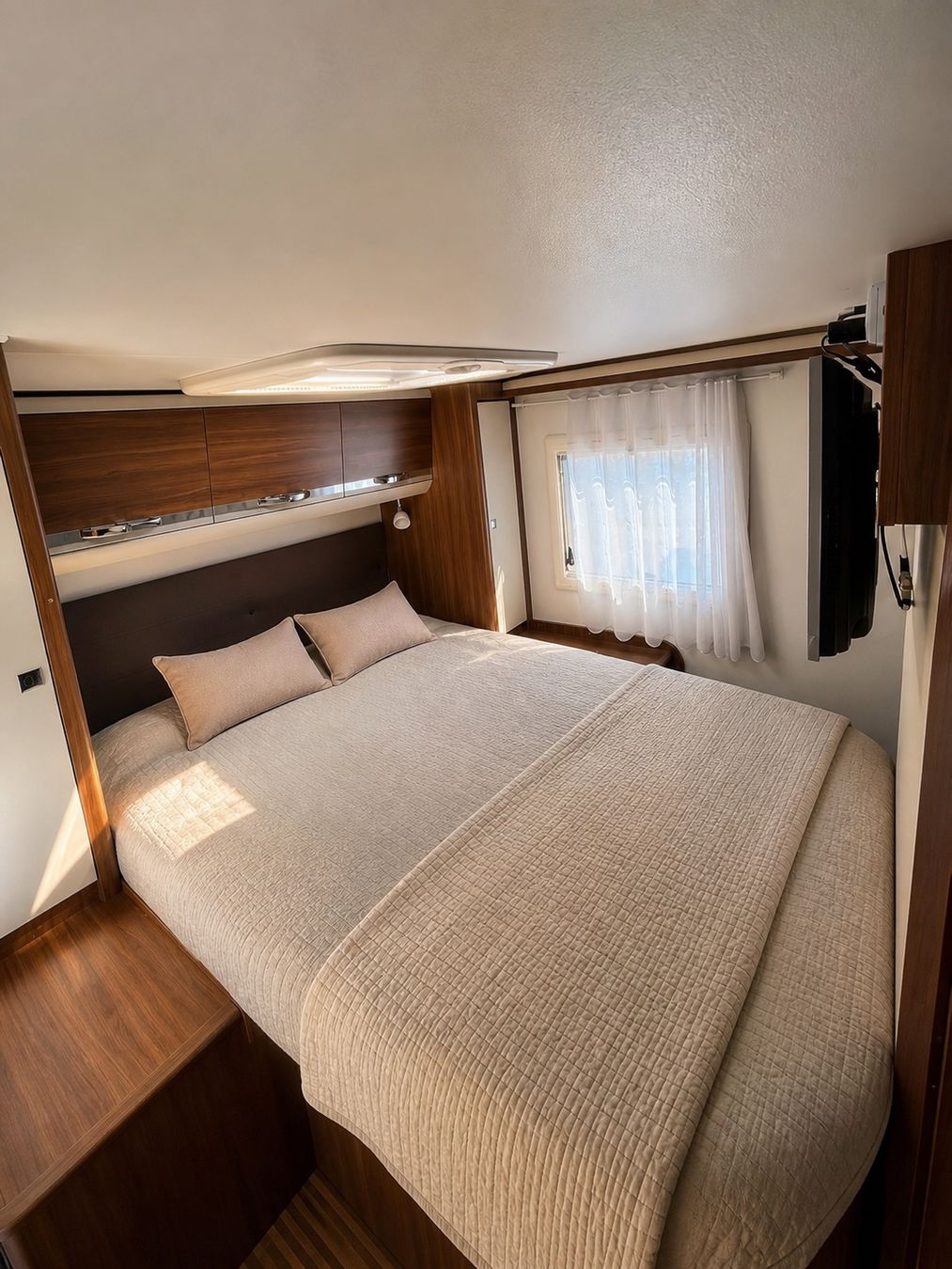 Adria Veicoli da campeggio: Adria Matrix Plus M 670 expertise 2026 auto. – Usato da Bulle venduto da dom_wb69 5