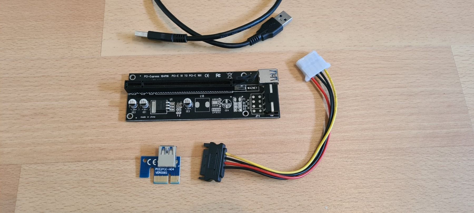 PC: PCI-E Riser mit allem Zubehör – Usato da Guntershausen venduto da florinet01