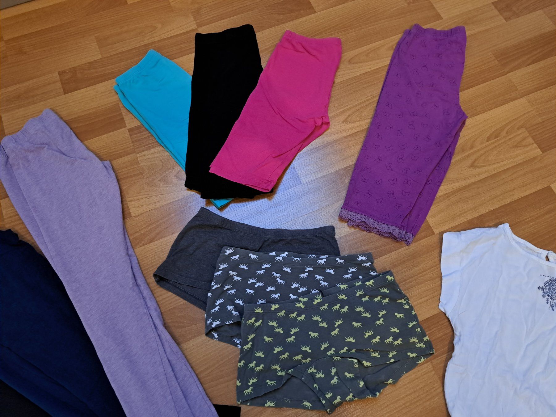 Lotti & Set di vestiti: Kleiderpaket Grösse 140 – Usato da Birrhard venduto da Pry 2