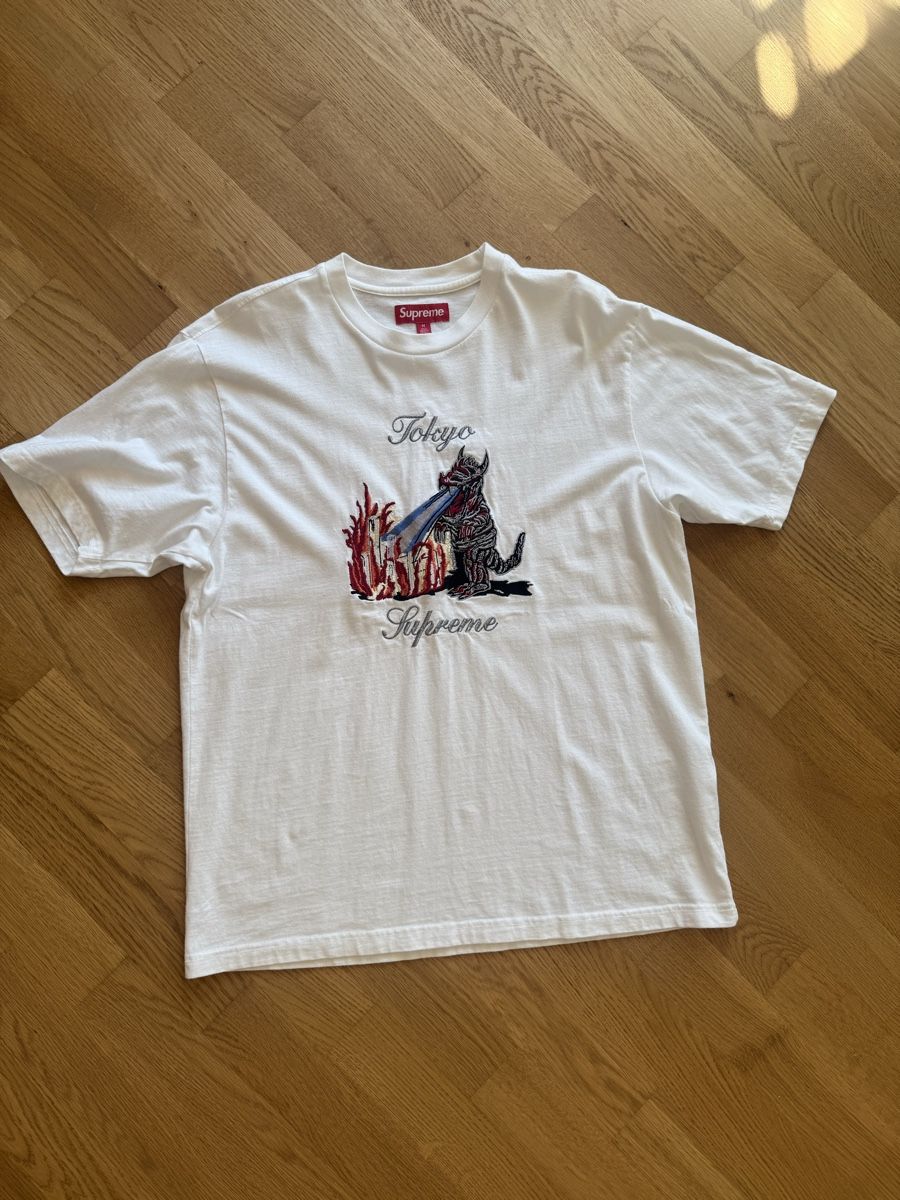 Supreme T-shirt: Supreme Monster S/S Top – Usato da Rombach venduto da noahBy0