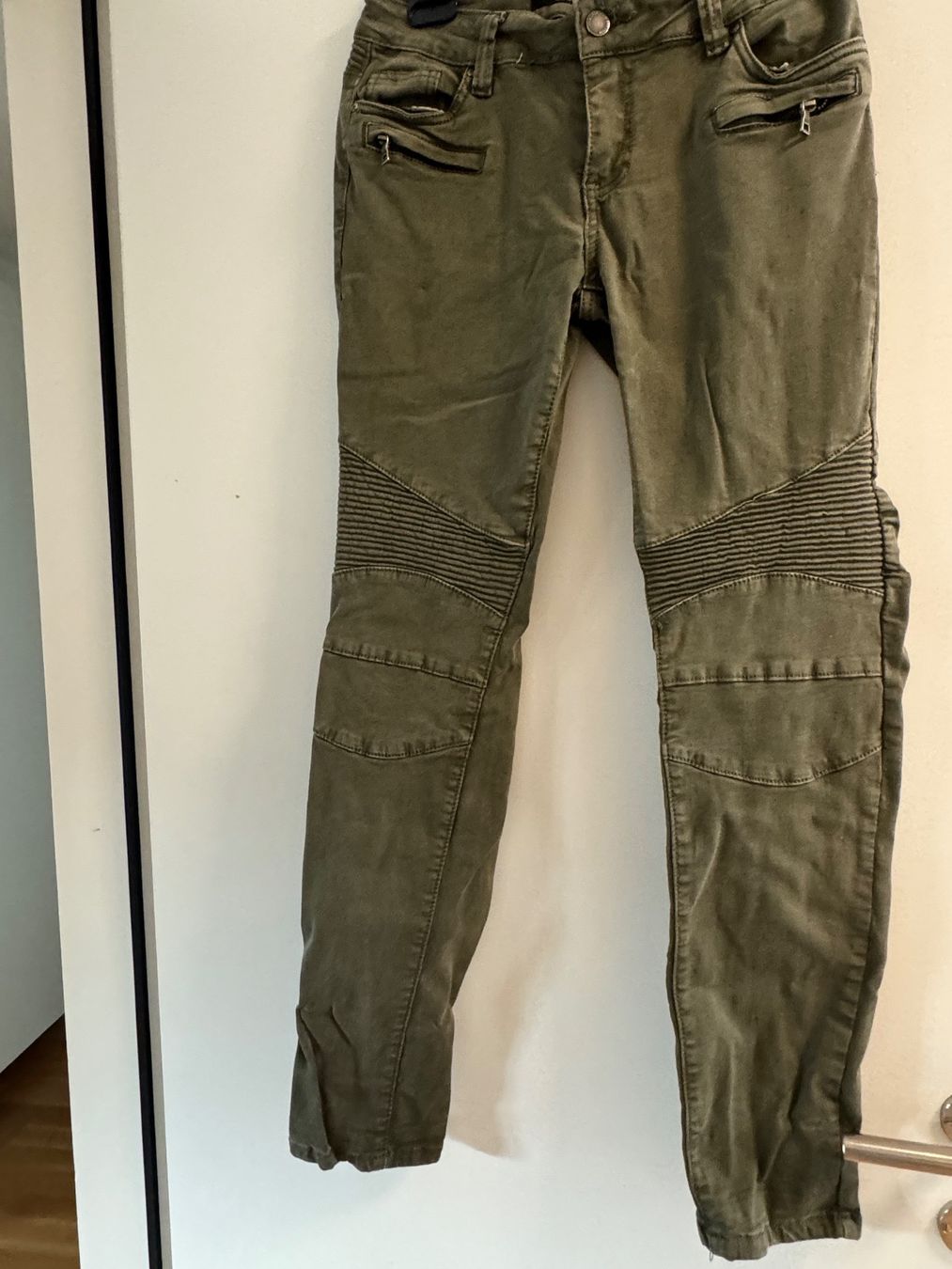 Pantaloni: Hose Olivegrün, Gr.M – Usato da Arlesheim venduto da Eli_77