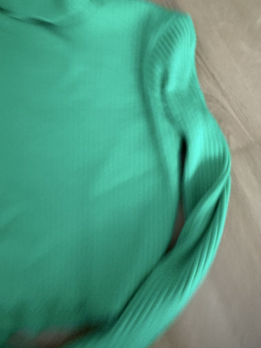 Pullover & Sweatshirts: Pullover Grün – Gebraucht aus Bolligen von arg_v256 1