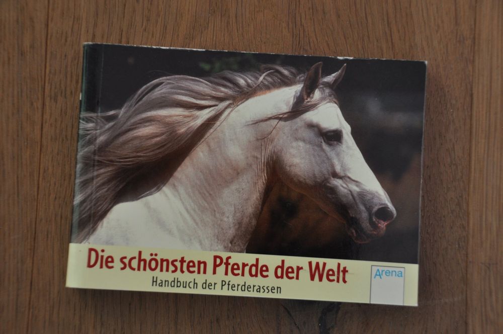 Panini Pferde Der Welt 2025 - 12 Beutel + 2 Gratis Aufkleber