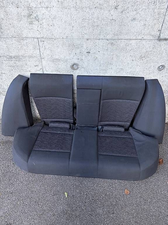 Tutti pezzi di ricambio auto: Bmw e46 Rückbank – Usato da Winterthur venduto da Floxx7 2