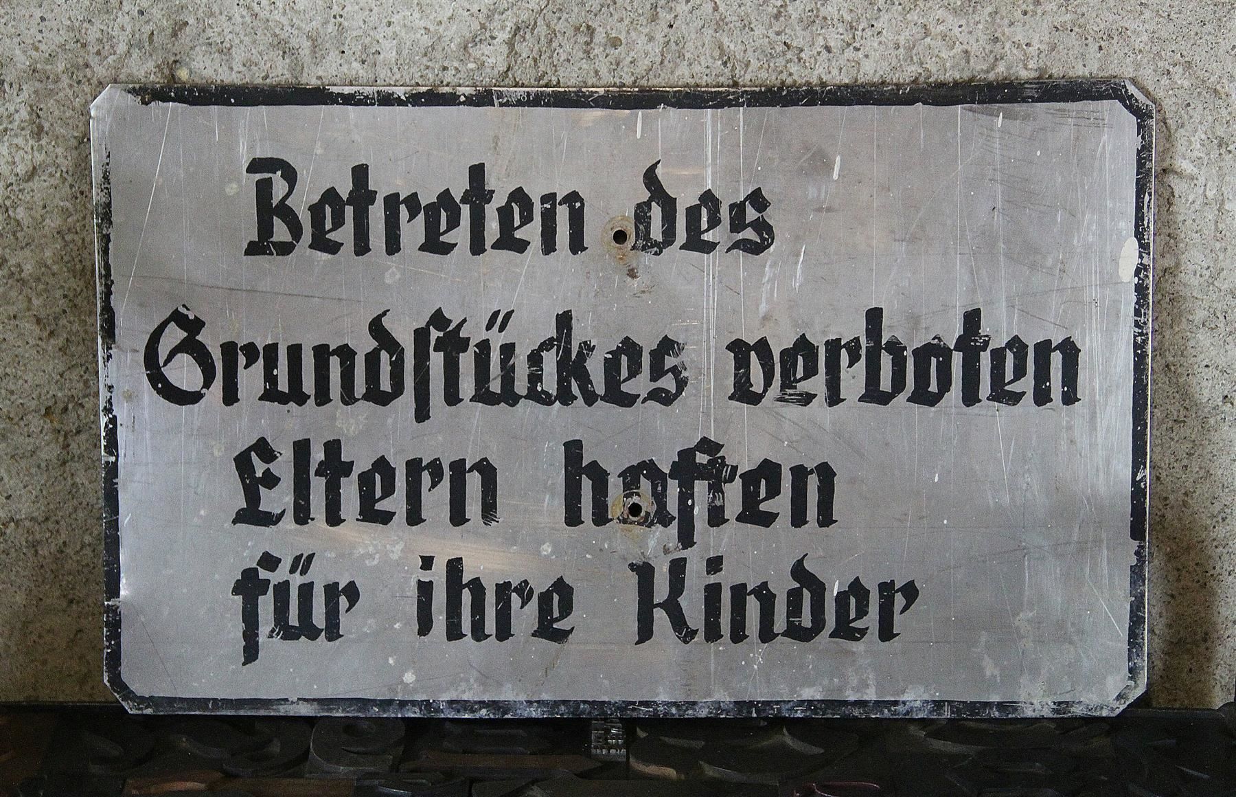 Schilder: Blechschild "Betreten des Grundstückes" – Gebraucht aus Birrwil von brandschatz_birrwil 1