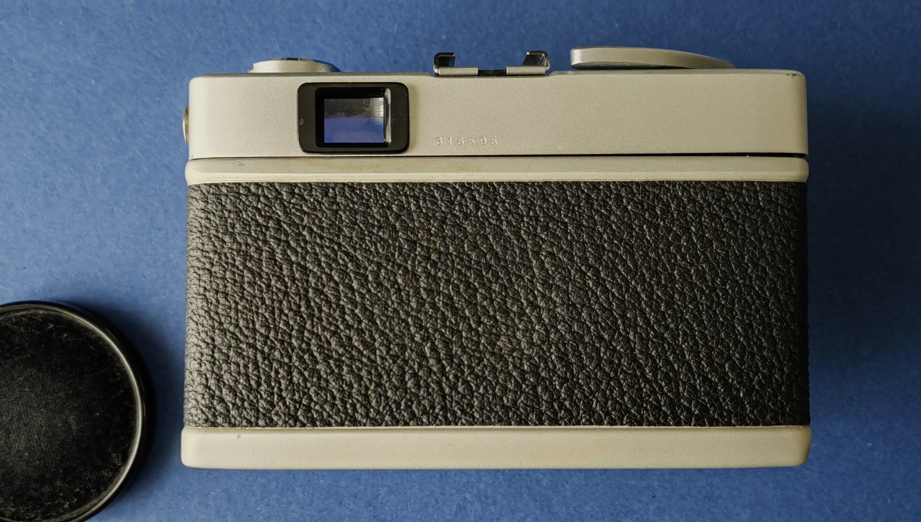 Konica Fotocamera: Konica C35 mit Objektiv 38mm 1:2.8 – Usato da Weiningen ZH venduto da Schmacki 2