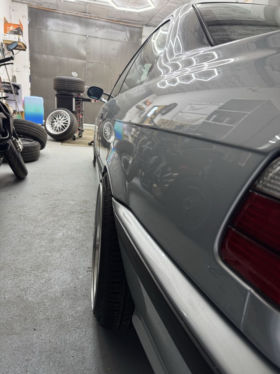 BMW Pneus & Kompletträder: 4x replika LeMans BMW e36 8,5 & 10 x 18 – Gebraucht aus Galmiz von NetterVerkaufer123 3