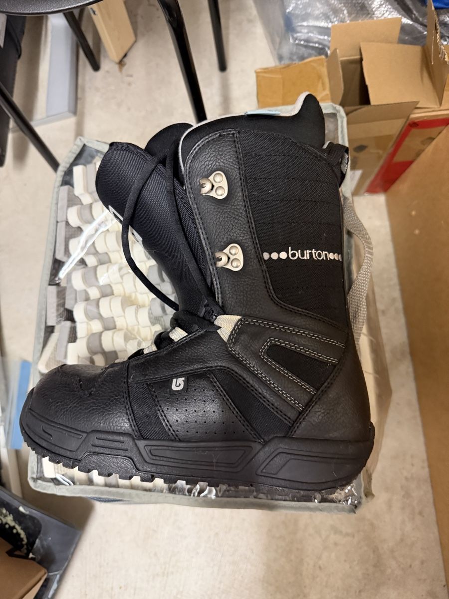 Burton Herrenschuhe: Burton Snowboard boots 37 – Gebraucht aus Wallisellen von marianna.rosso333 2