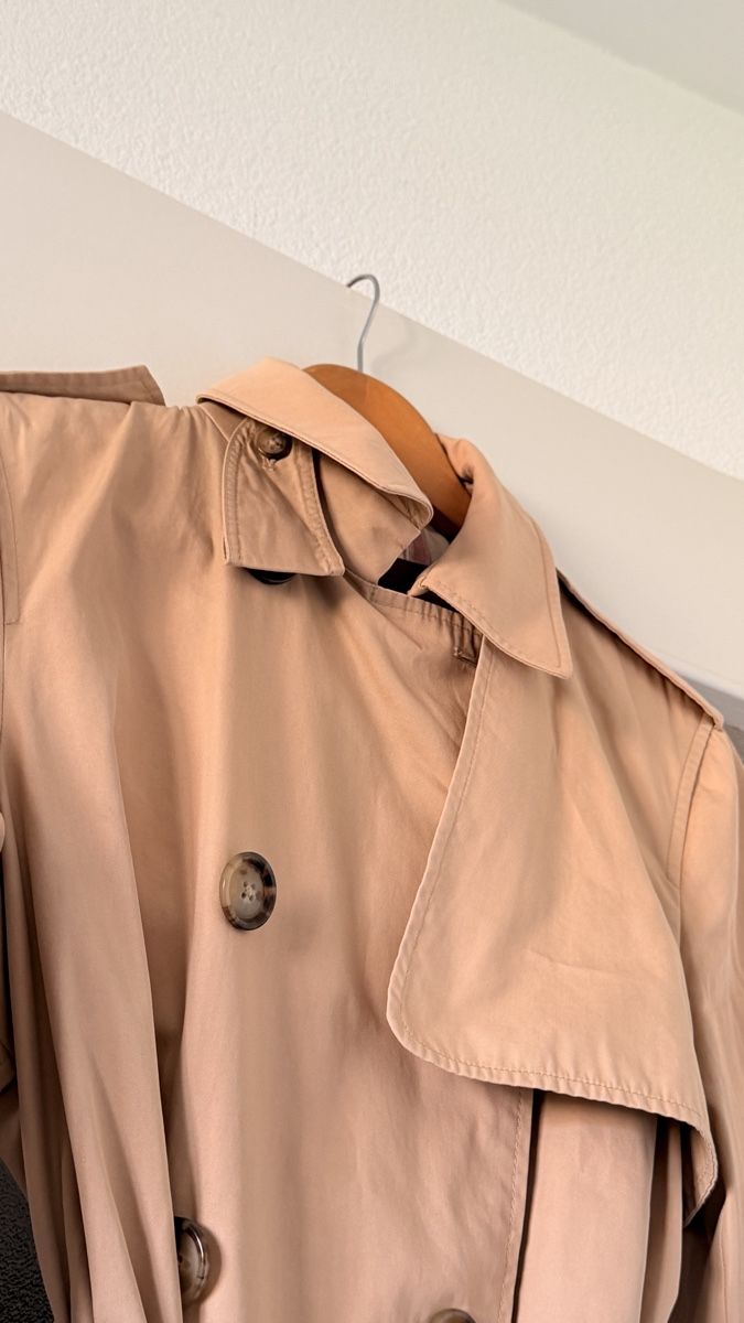 Massimo Dutti Cappotti: Trench-coat Massimo Dutti beige taille M – Usato da Bulle venduto da LeMoleson 1