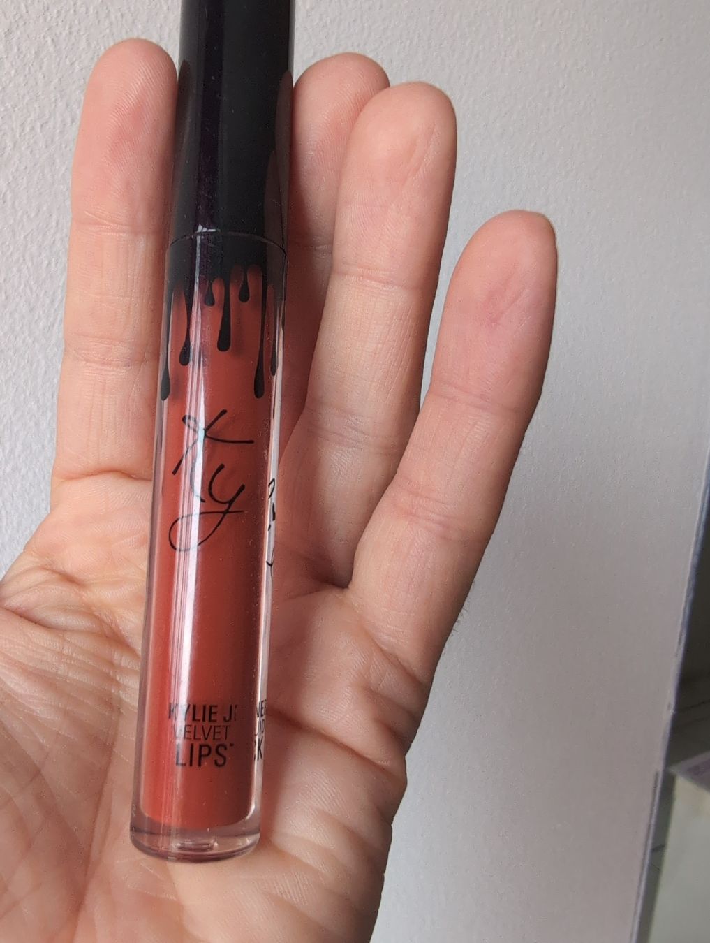 Make-up: rossetto kylie cosmetics – Nuovo (secondo la descrizione) da S. Pietro venduto da van_2826