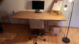 Extendable wooden desk