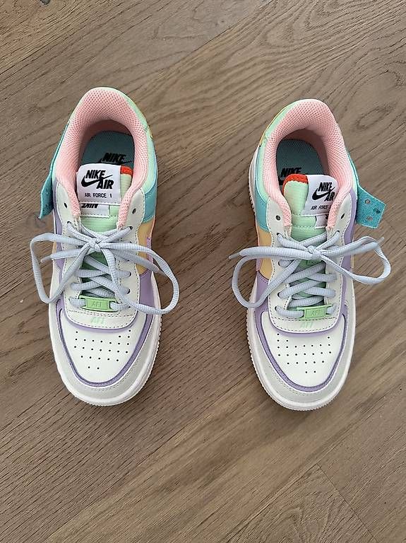 Scarpe da donna: Nike Air Force 1 – Usato da Igis venduto da andrin_borer 3