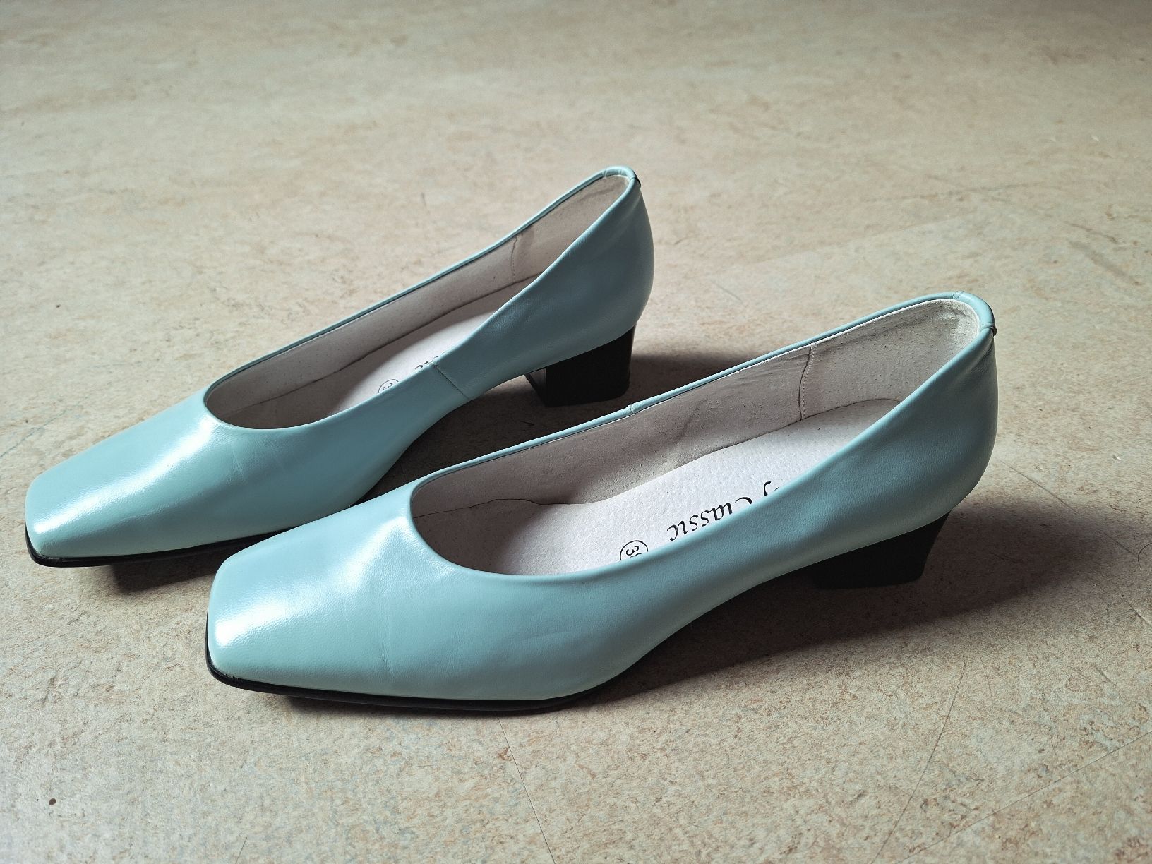 Scarpe da donna: Absatzschuhe, helles türkis, Gr. 38, Echtleder - – Usato da Klingnau venduto da vollmond36 2