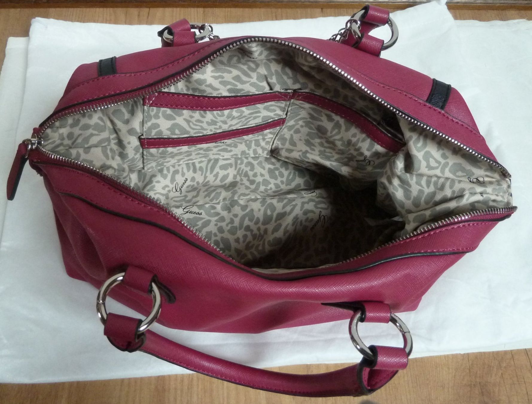 Guess Borse da donna: Authentische Guess-Handtasche. – Nuovo e nell'imballaggio originale da Lamboing venduto da Qtrica 4