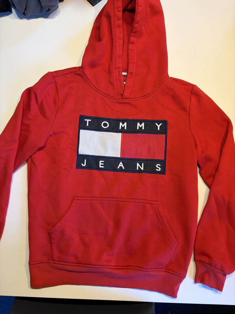 Tommy Hilfiger Pulls & Sweat-shirts: Sweat Tommy Jeans taille S – D'occasion à Les Haudères par lrntsc