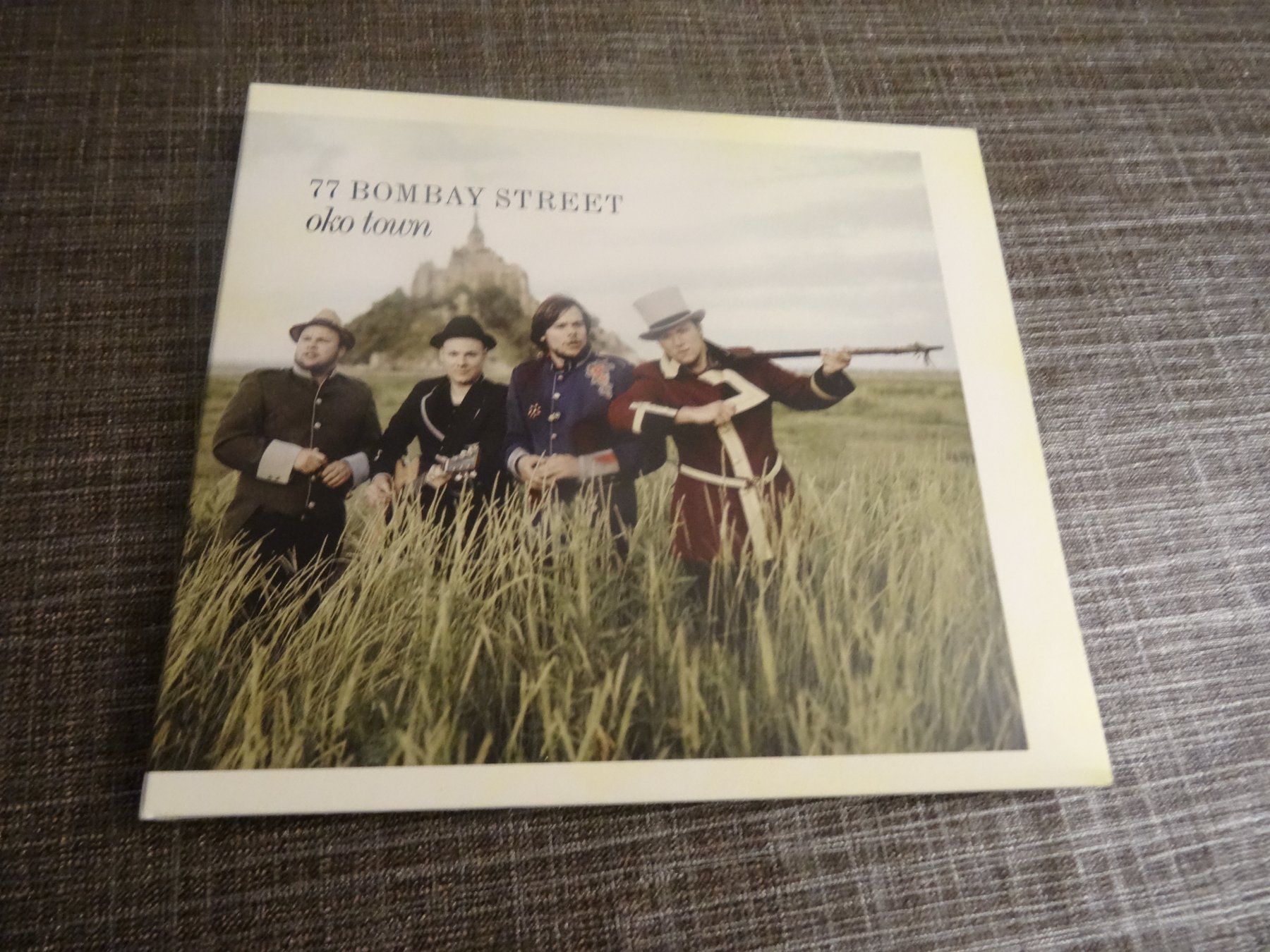 CD: 77 Bombay Street - Oko Town CD – Usato da Olten venduto da Disc-Ausverkauf